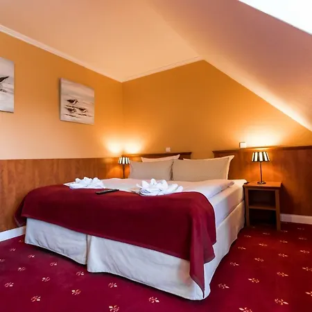 Und Restaurant Gutshaus Gæstehus 3*