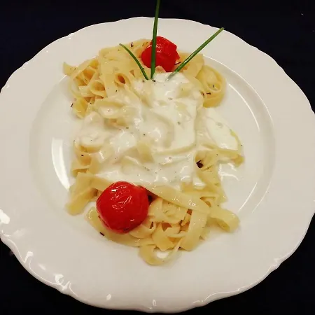 Pensionat Und Restaurant Gutshaus